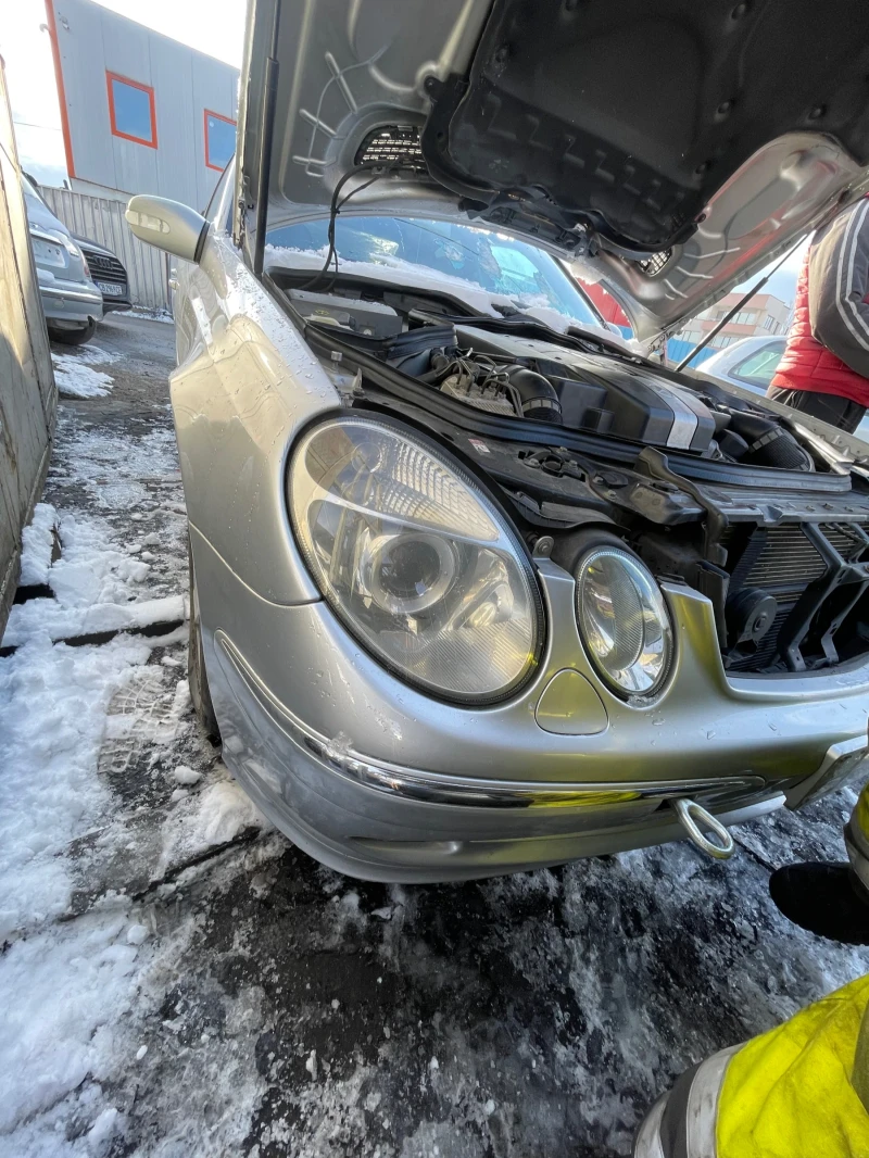 Mercedes-Benz E 240 На части , снимка 5 - Автомобили и джипове - 53115275