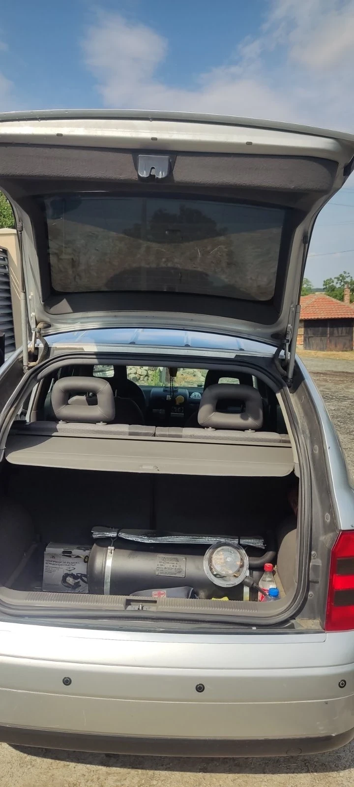 Audi A2 1.4 - изображение 4