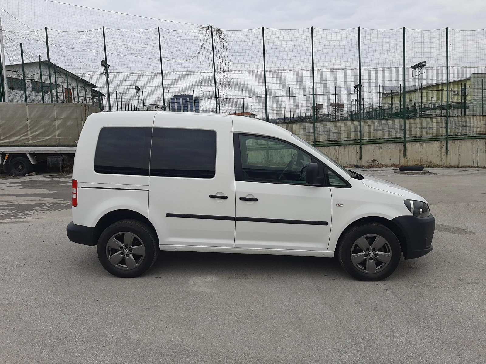 VW Caddy 2.0TDI 4X4 - изображение 3