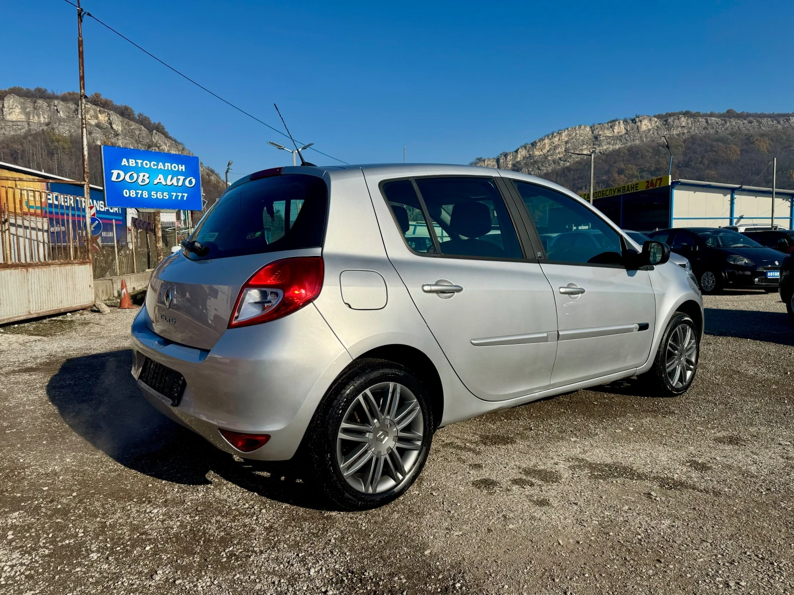 Renault Clio 1.2TURBO 100к.с -НАВИ - изображение 6