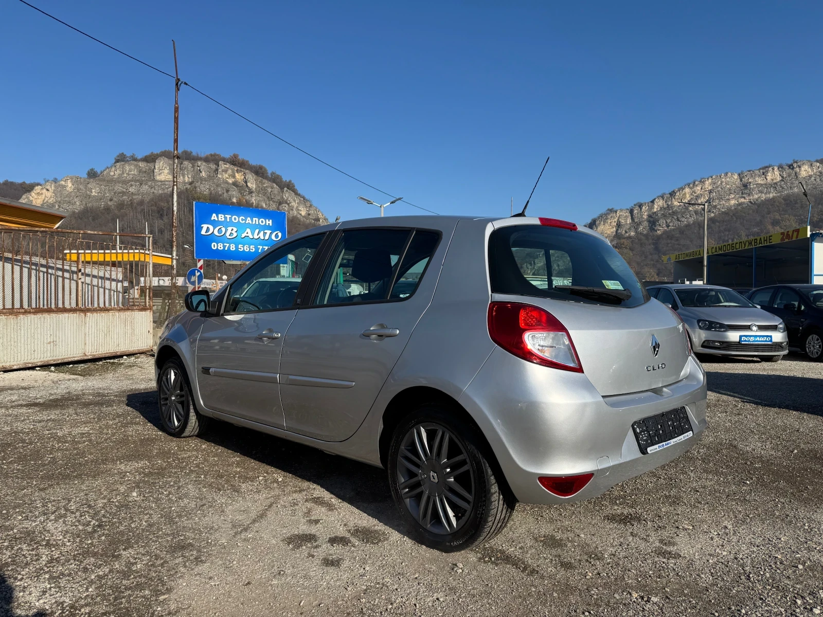 Renault Clio 1.2TURBO 100к.с -НАВИ - изображение 7