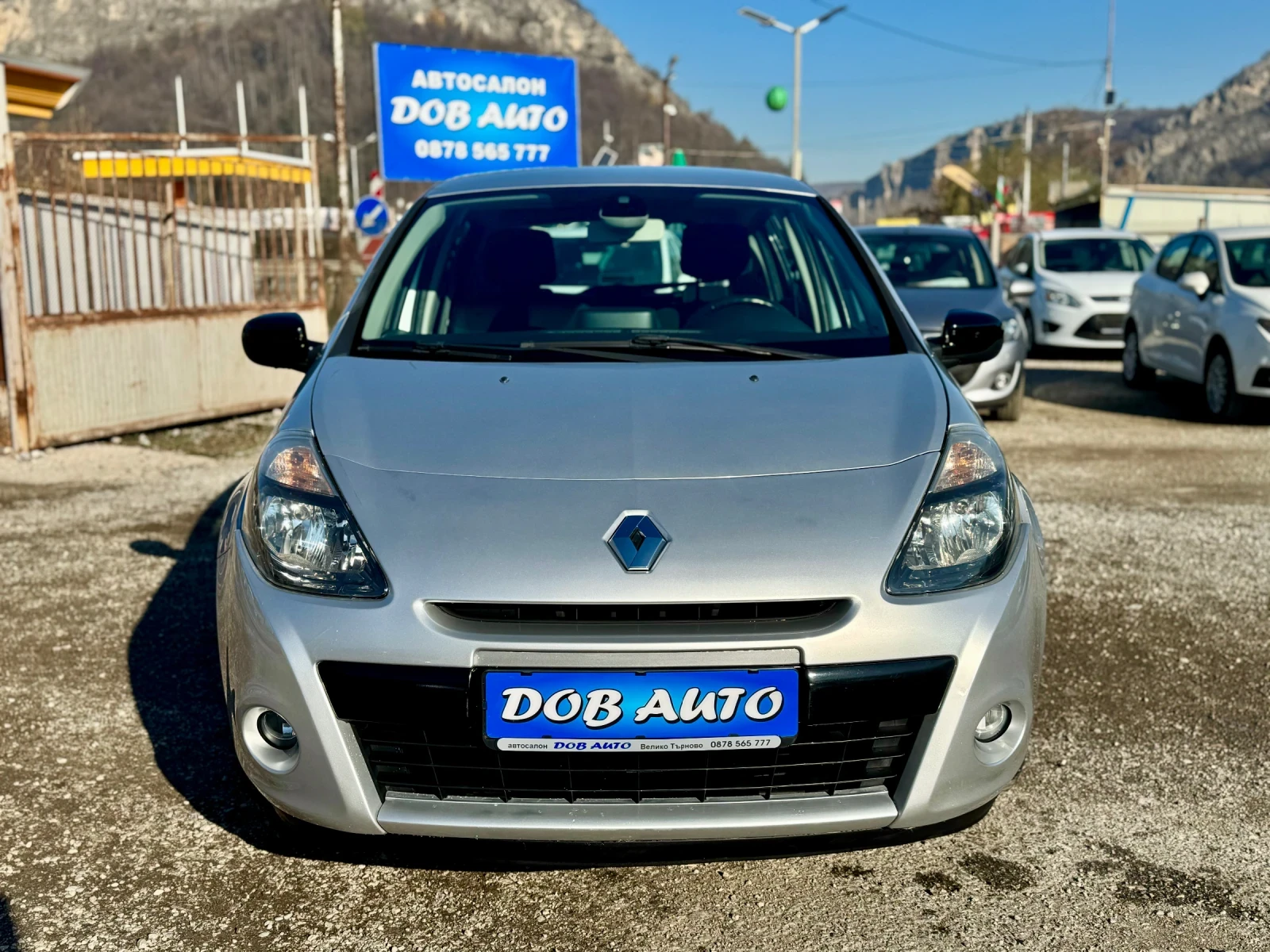 Renault Clio 1.2TURBO 100к.с -НАВИ - изображение 2