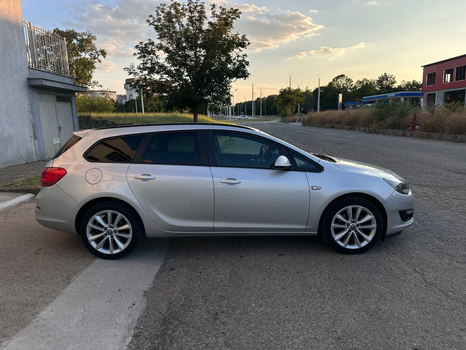 Opel Astra 1.6 CDTI Sports Tourer - изображение 4