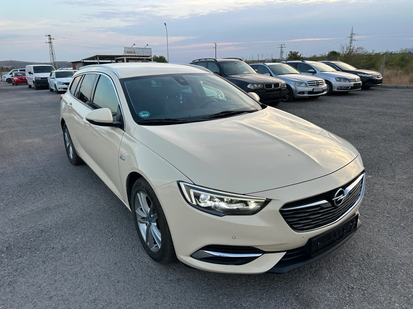 Opel Insignia LED* ОБДУХВАНЕ* DISTRONIC* HUD* KEYLESS* НАВИ - изображение 3