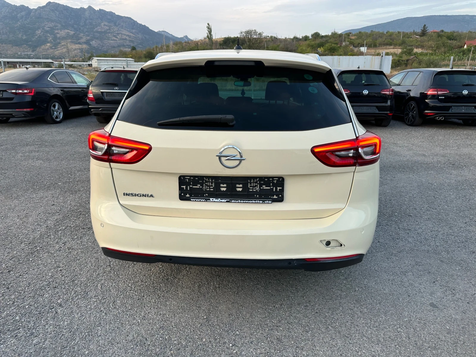 Opel Insignia LED* ОБДУХВАНЕ* DISTRONIC* HUD* KEYLESS* НАВИ - изображение 5