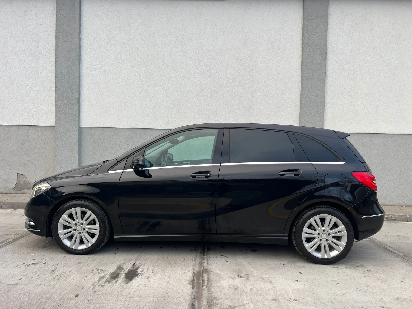 Mercedes-Benz B 180 AUTOMATIC* LED* NAVI*  - изображение 3