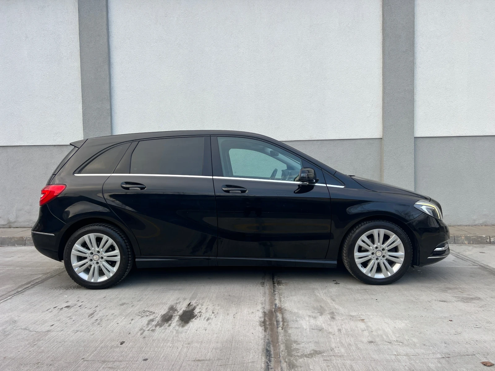 Mercedes-Benz B 180 AUTOMATIC* LED* NAVI*  - изображение 6