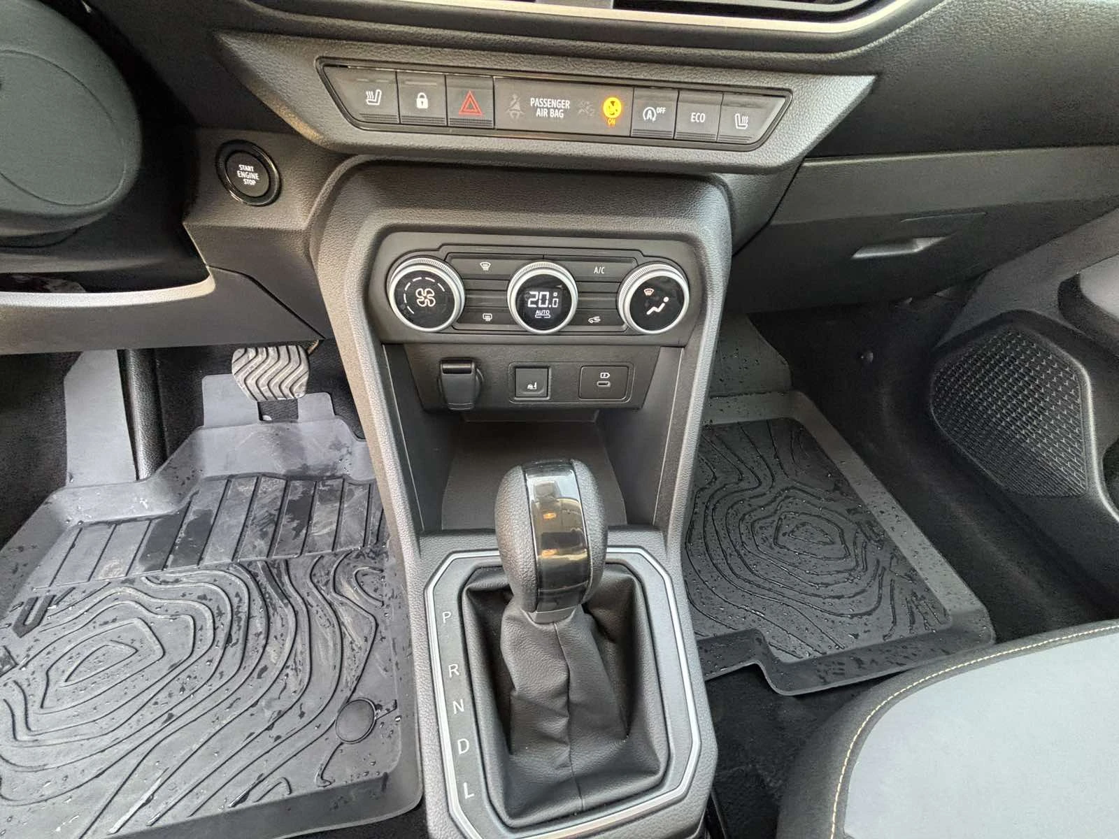 Dacia Sandero TCe 90 CVT, снимка 11 - Автомобили и джипове - 53503849