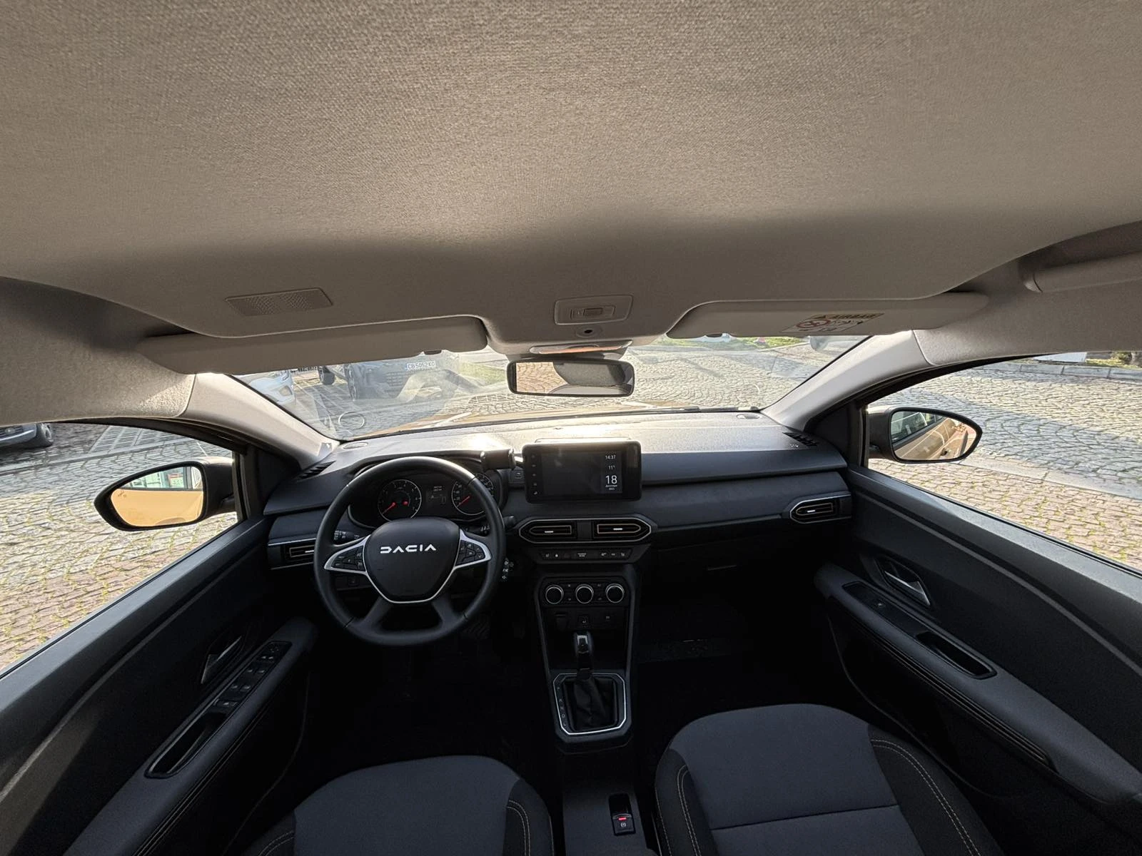 Dacia Sandero TCe 90 CVT, снимка 9 - Автомобили и джипове - 53503849