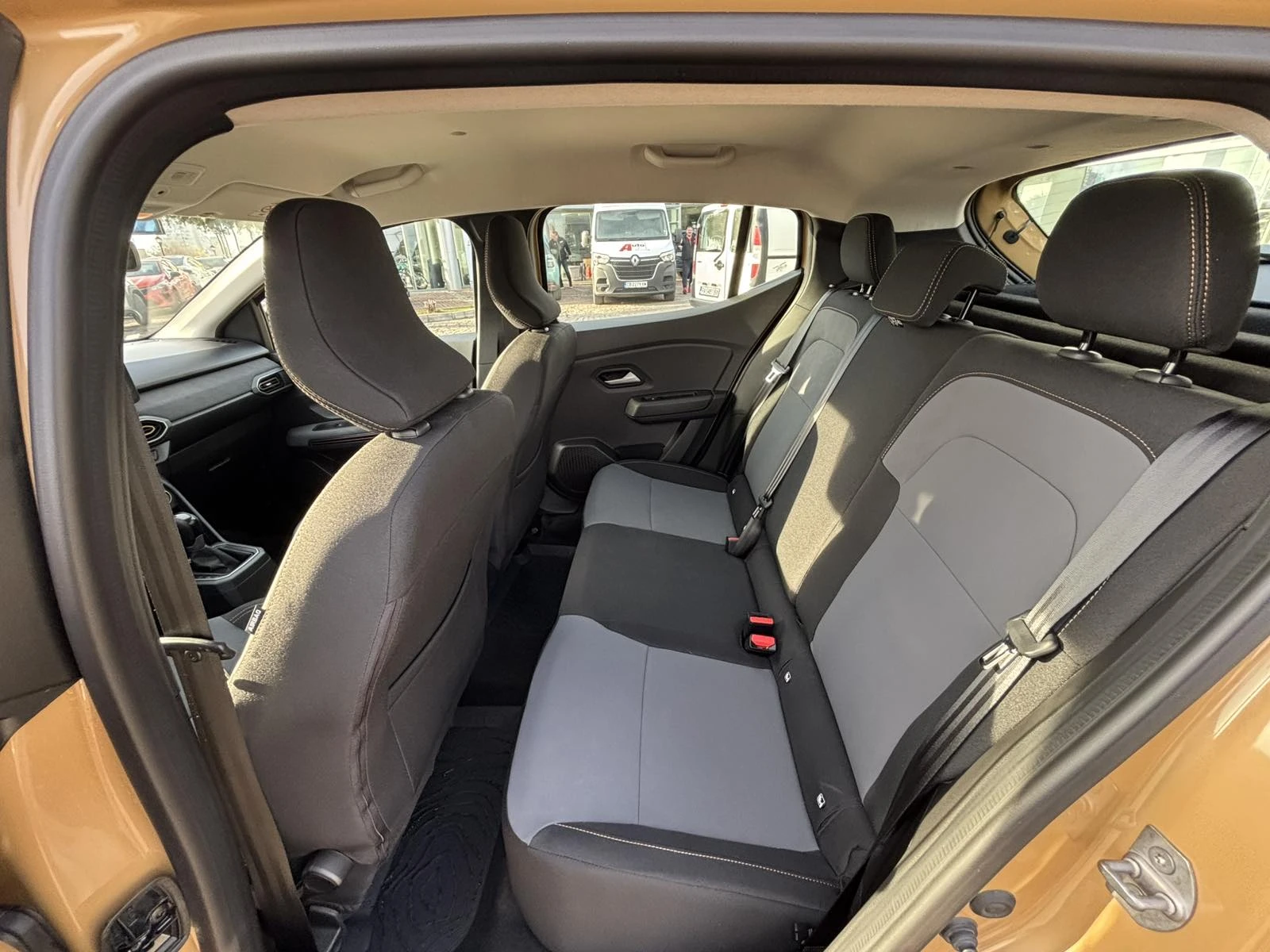 Dacia Sandero TCe 90 CVT, снимка 17 - Автомобили и джипове - 53503849