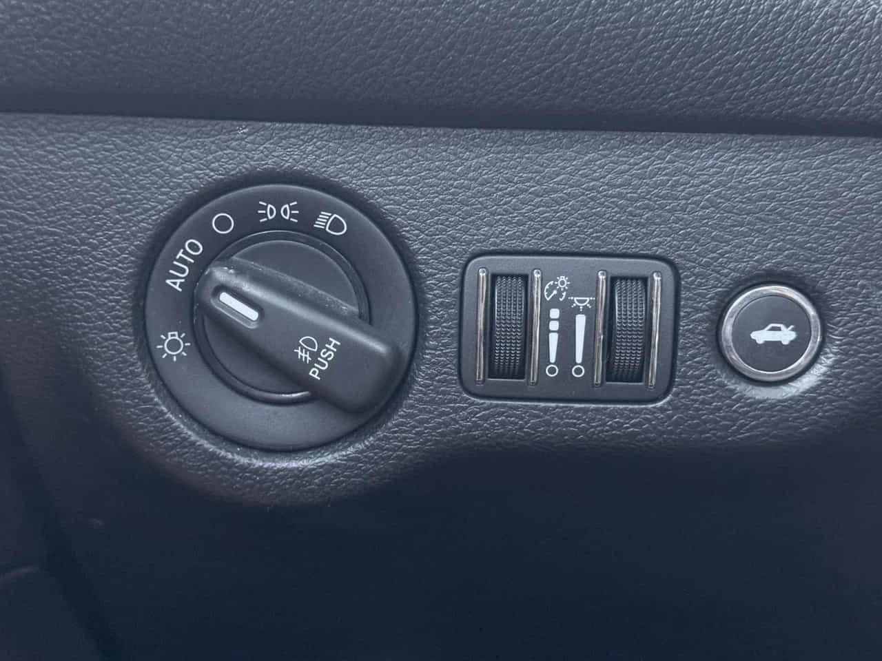 Dodge Challenger SRT 392  CARFAX | Mobile.bg � ����������� 14