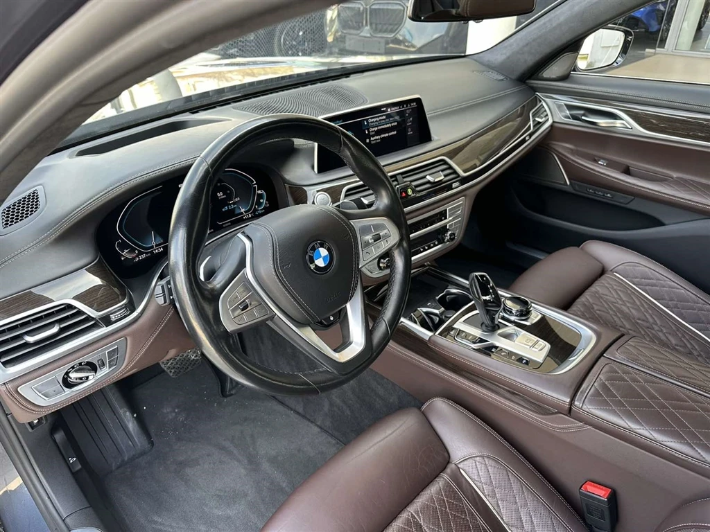 BMW 745 xDrive Sedan, снимка 6 - Автомобили и джипове - 53878768