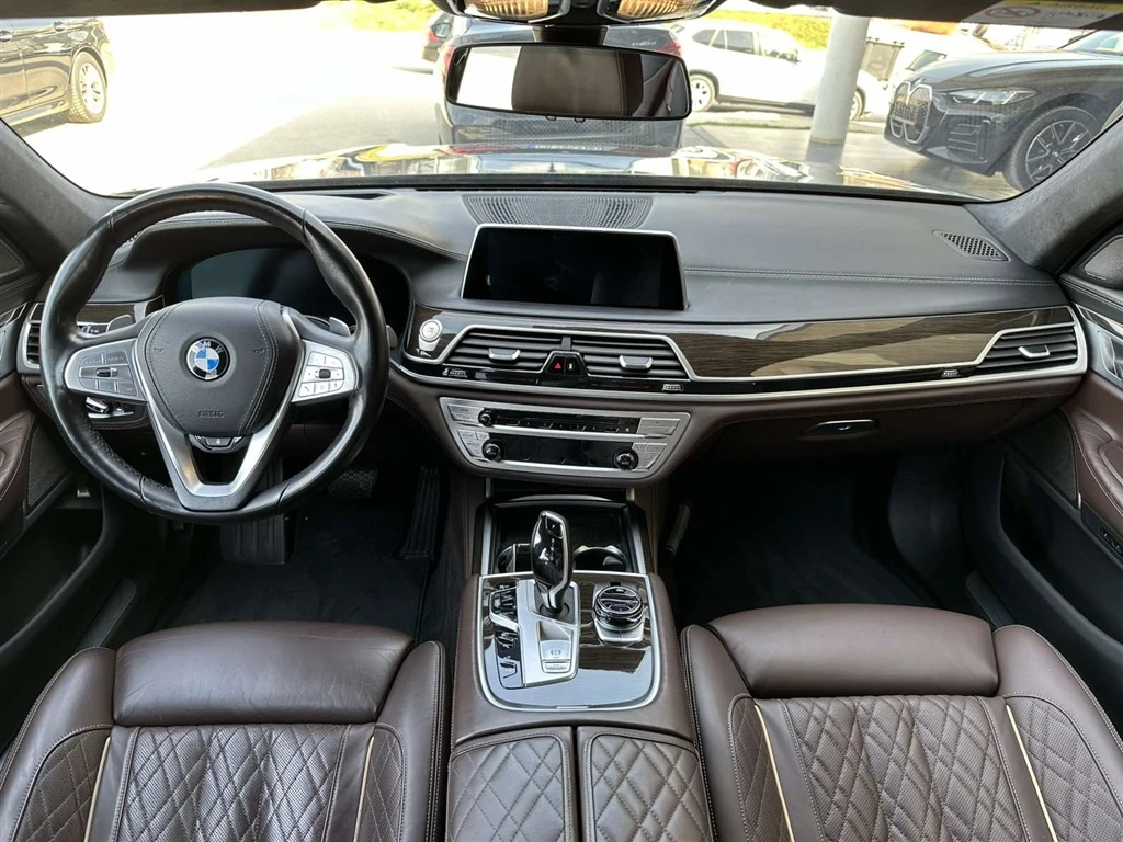 BMW 745 xDrive Sedan, снимка 7 - Автомобили и джипове - 53878768