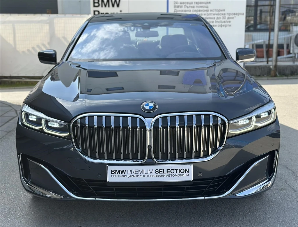 BMW 745 xDrive Sedan, снимка 14 - Автомобили и джипове - 53878768