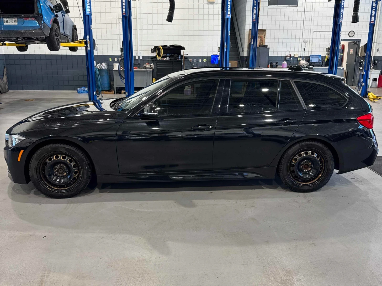 BMW 328 X-Drive* M-Pack* 1 собственик, снимка 3 - Автомобили и джипове - 54139310