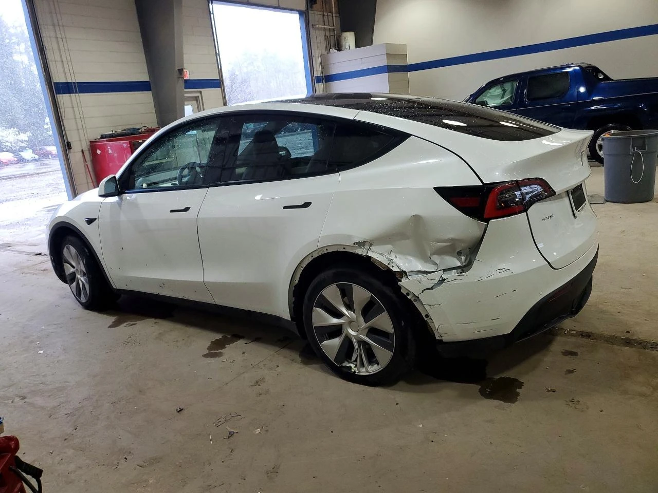 Tesla Model Y, снимка 2 - Автомобили и джипове - 54273372