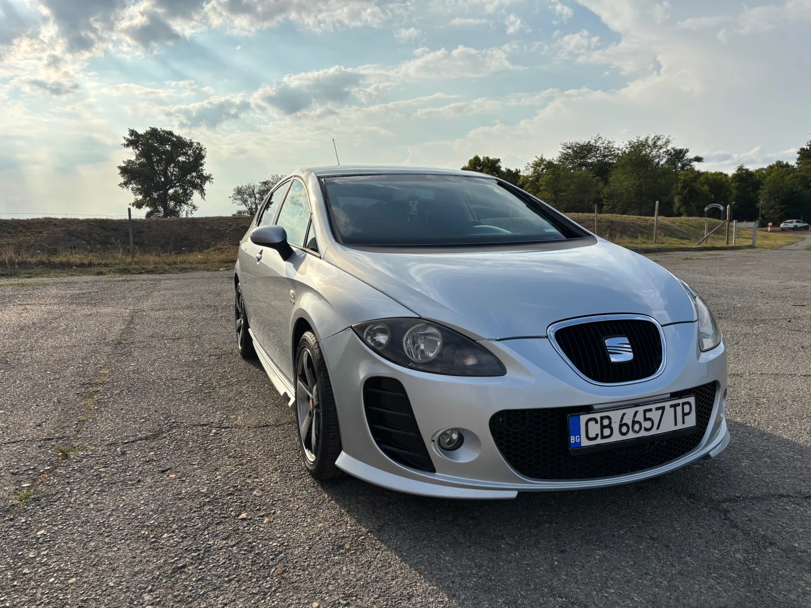 Seat Leon, снимка 3 - Автомобили и джипове - 54527878