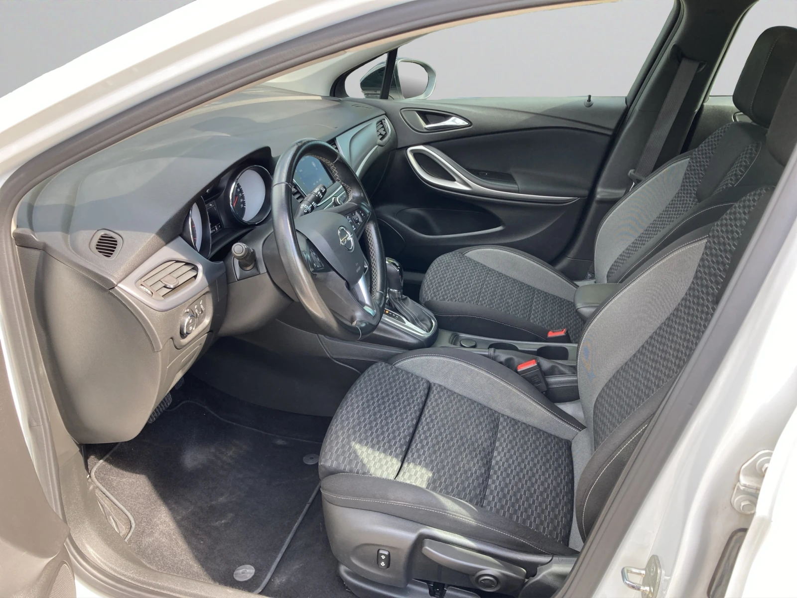Opel Astra K  Edition 1.4 бензин (107kW/145 к.с.) CVT, снимка 10 - Автомобили и джипове - 54595984