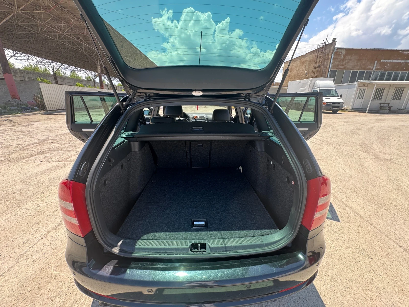 Skoda Octavia, снимка 6 - Автомобили и джипове - 54808781
