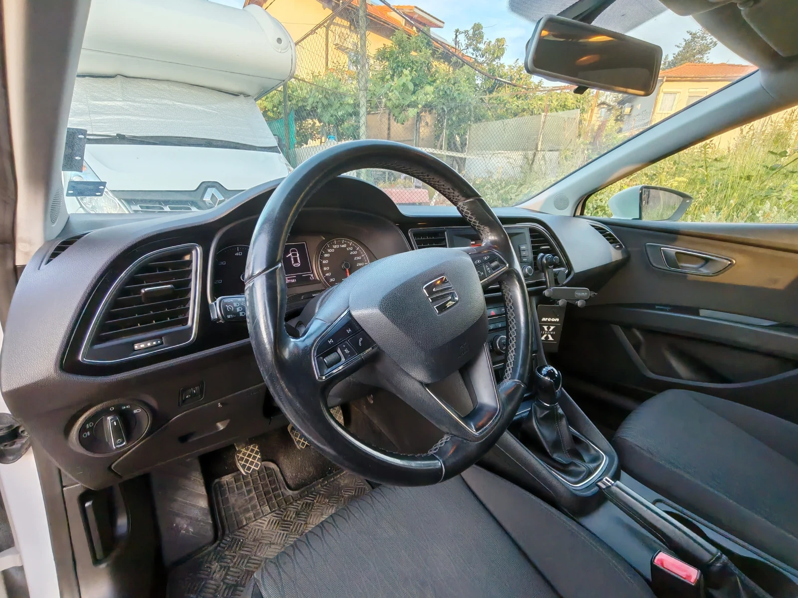 Seat Leon, снимка 4 - Автомобили и джипове - 54925039