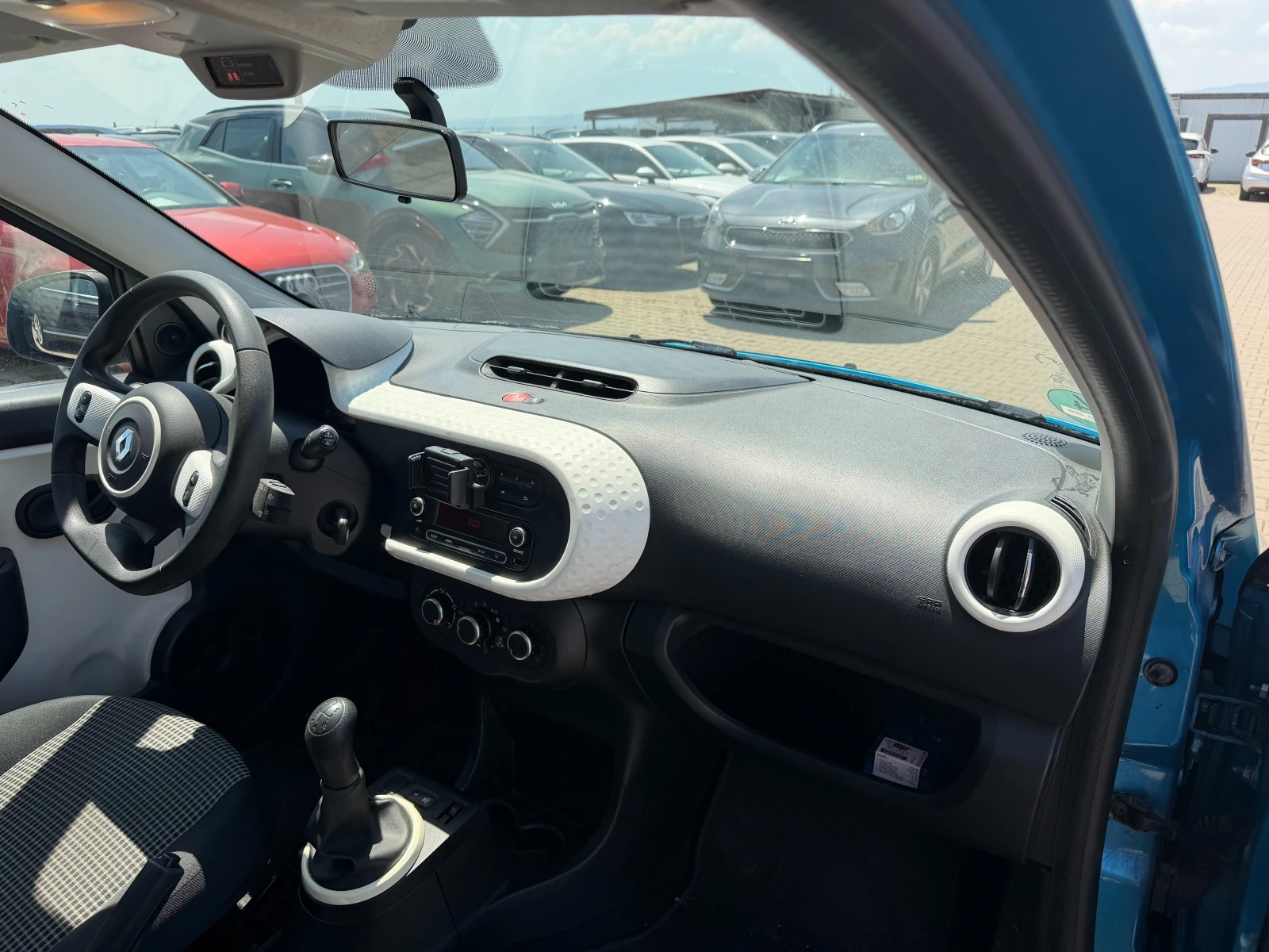 Renault Twingo 1.0SCe EURO 6, снимка 11 - Автомобили и джипове - 55101751