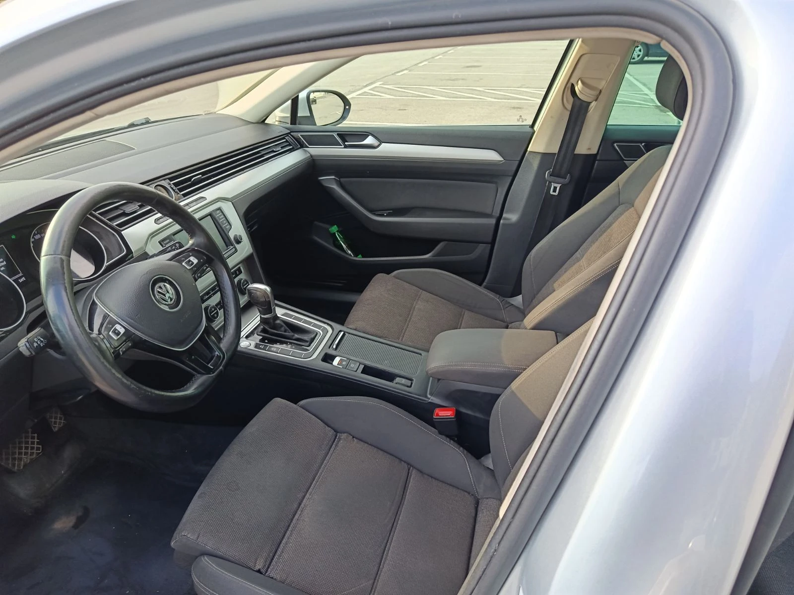 VW Passat 2.0 автомат комби, снимка 8 - Автомобили и джипове - 55847048