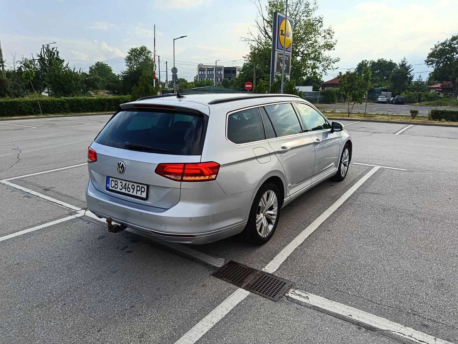 VW Passat 2.0 автомат комби, снимка 6 - Автомобили и джипове - 55847048