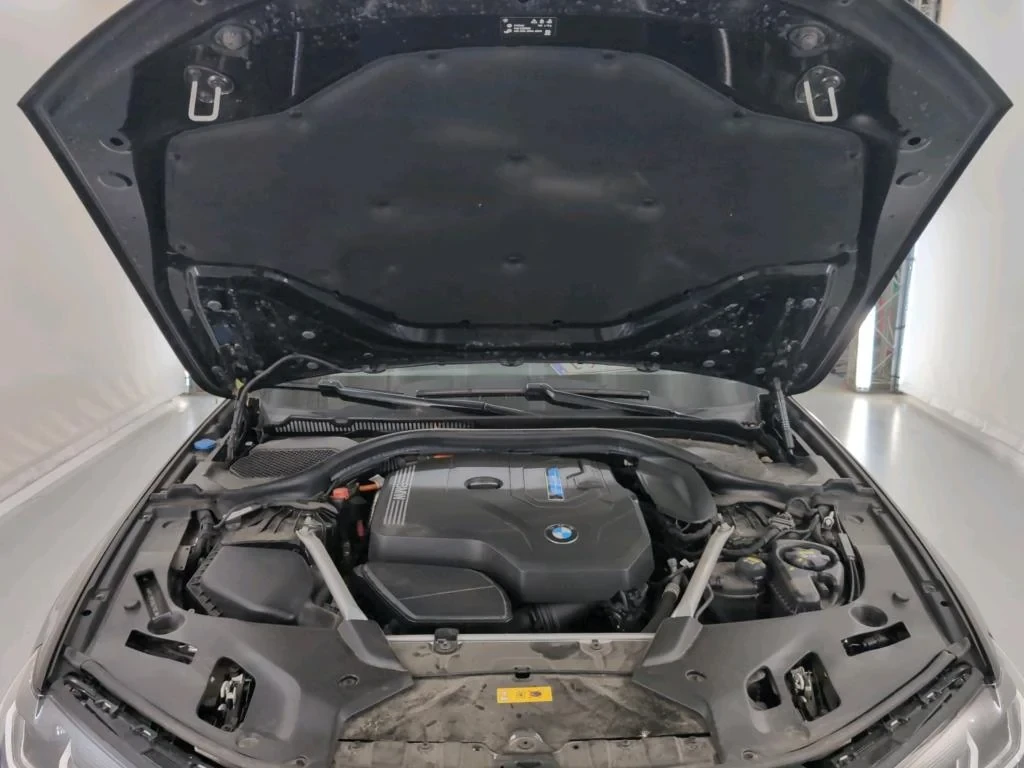 BMW 520 PLUG IN HYBRID LEATHER NAVI CAM LED, снимка 11 - Автомобили и джипове - 56306425