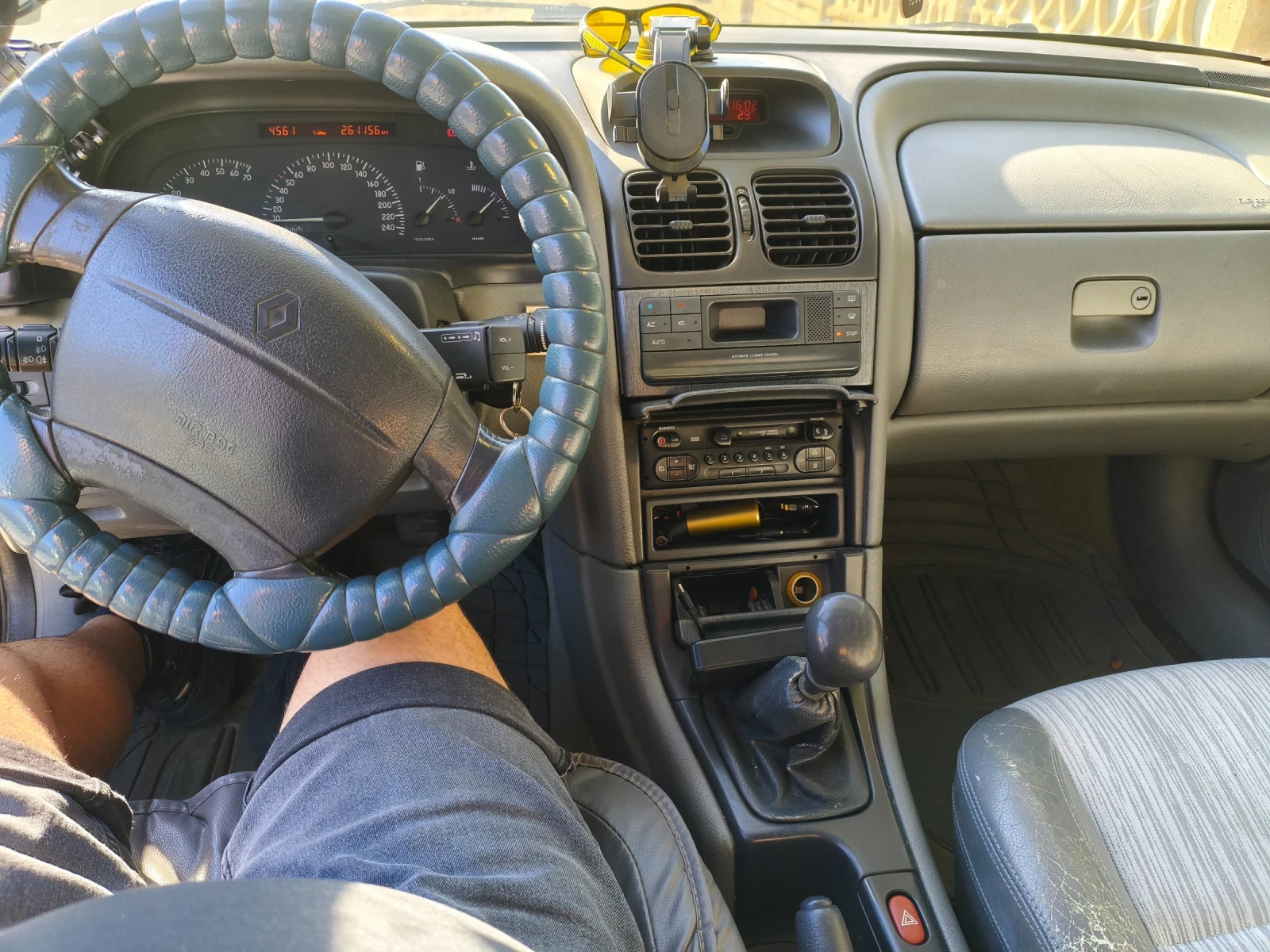 Renault Laguna, снимка 3 - Автомобили и джипове - 56441425