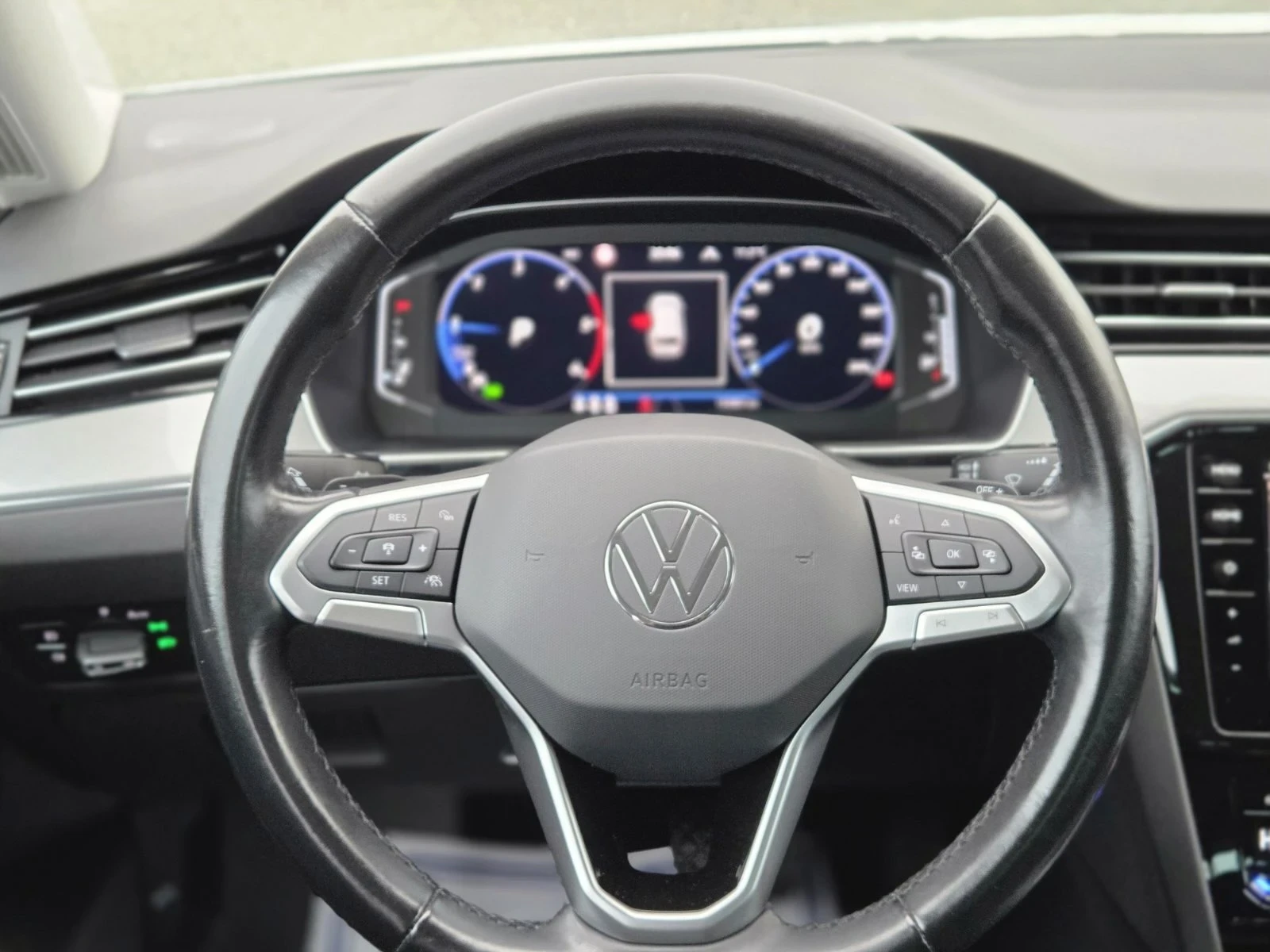 VW Passat Swiss ДИГИТАЛ Доказуеми км., снимка 11 - Автомобили и джипове - 56713964