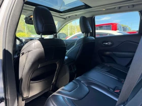 Jeep Cherokee * Trailhawk * ПОДГРЕВИ * ПАНО * KEYLESS * CARFAX, снимка 17