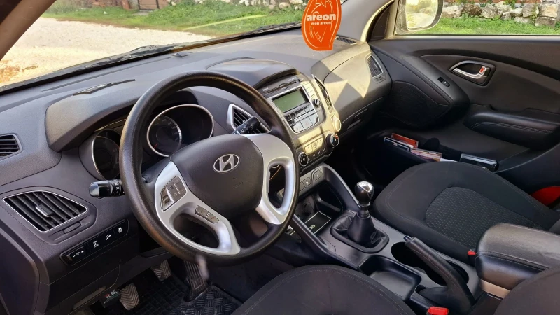 Hyundai IX35  2.0 CRDi 4WD - 136 к.с, снимка 9 - Автомобили и джипове - 47697200