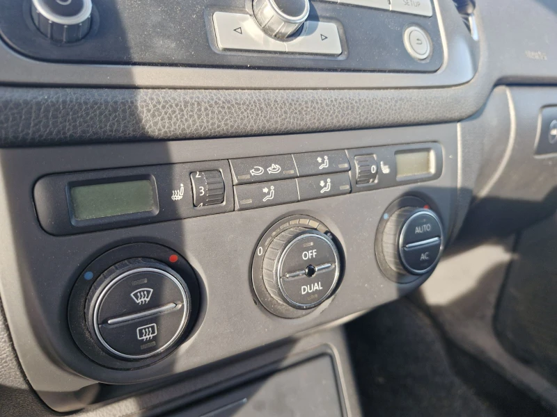 VW Tiguan 2.0 TDI, снимка 10 - Автомобили и джипове - 52848642