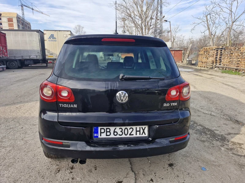 VW Tiguan 2.0 TDI, снимка 4 - Автомобили и джипове - 52848642