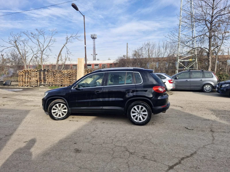 VW Tiguan 2.0 TDI, снимка 2 - Автомобили и джипове - 52848642
