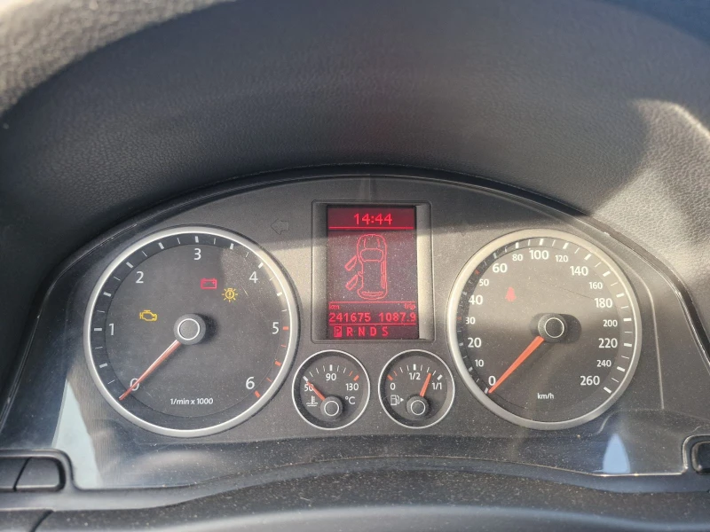 VW Tiguan 2.0 TDI, снимка 8 - Автомобили и джипове - 52848642