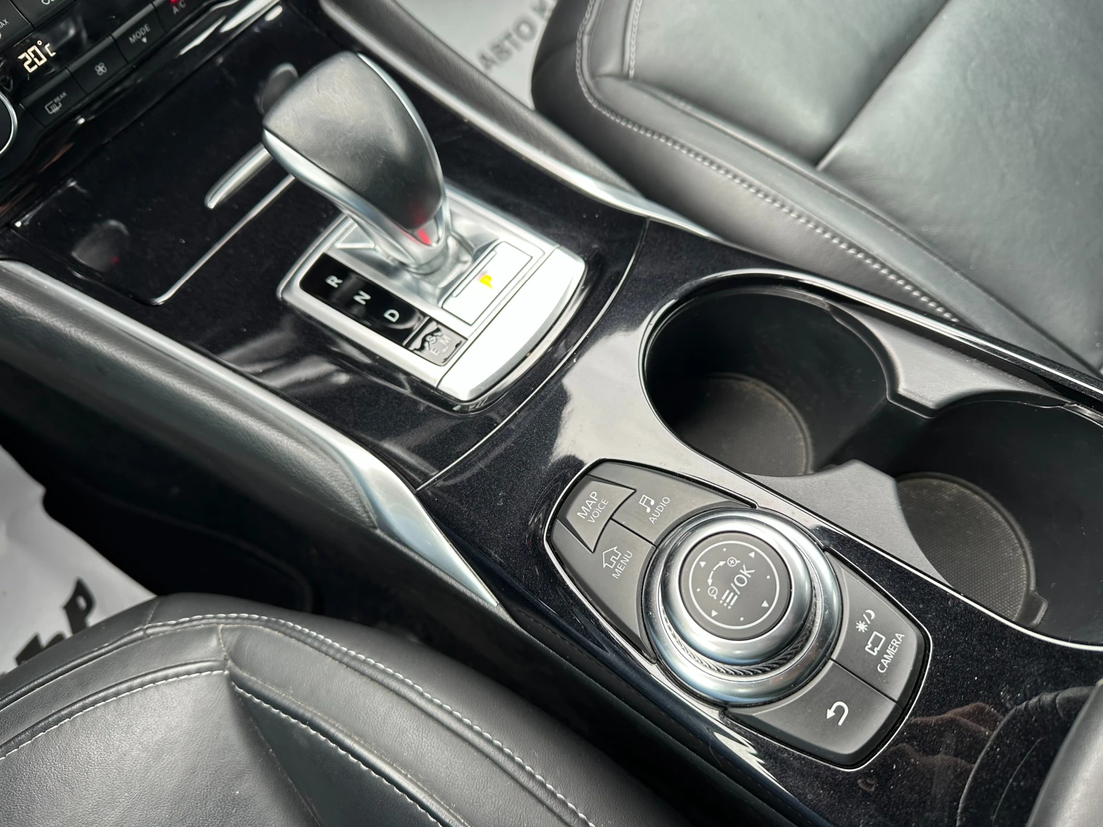 Infiniti Q30 2.2d 170 �.�./�������� �� ��������  | Mobile.bg � ����������� 11