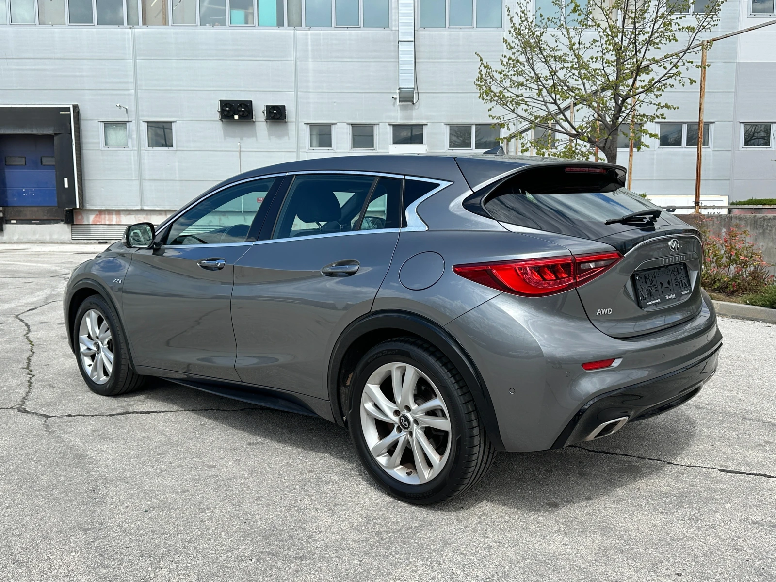 Infiniti Q30 2.2d 170 к.с.AWD//ГАРАНЦИЯ/БАРТЕР/ЛИЗИНГ/КОМЕНТАР, снимка 3 - Автомобили и джипове - 53035244