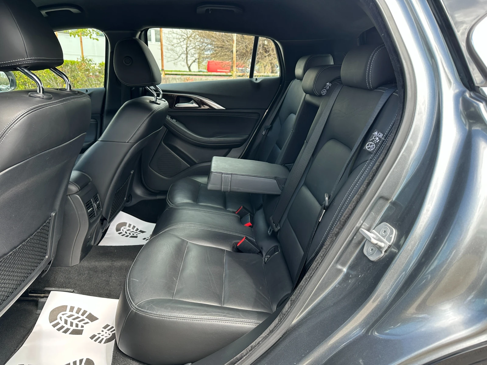 Infiniti Q30 2.2d 170 к.с.AWD//ГАРАНЦИЯ/БАРТЕР/ЛИЗИНГ/КОМЕНТАР, снимка 9 - Автомобили и джипове - 53035244