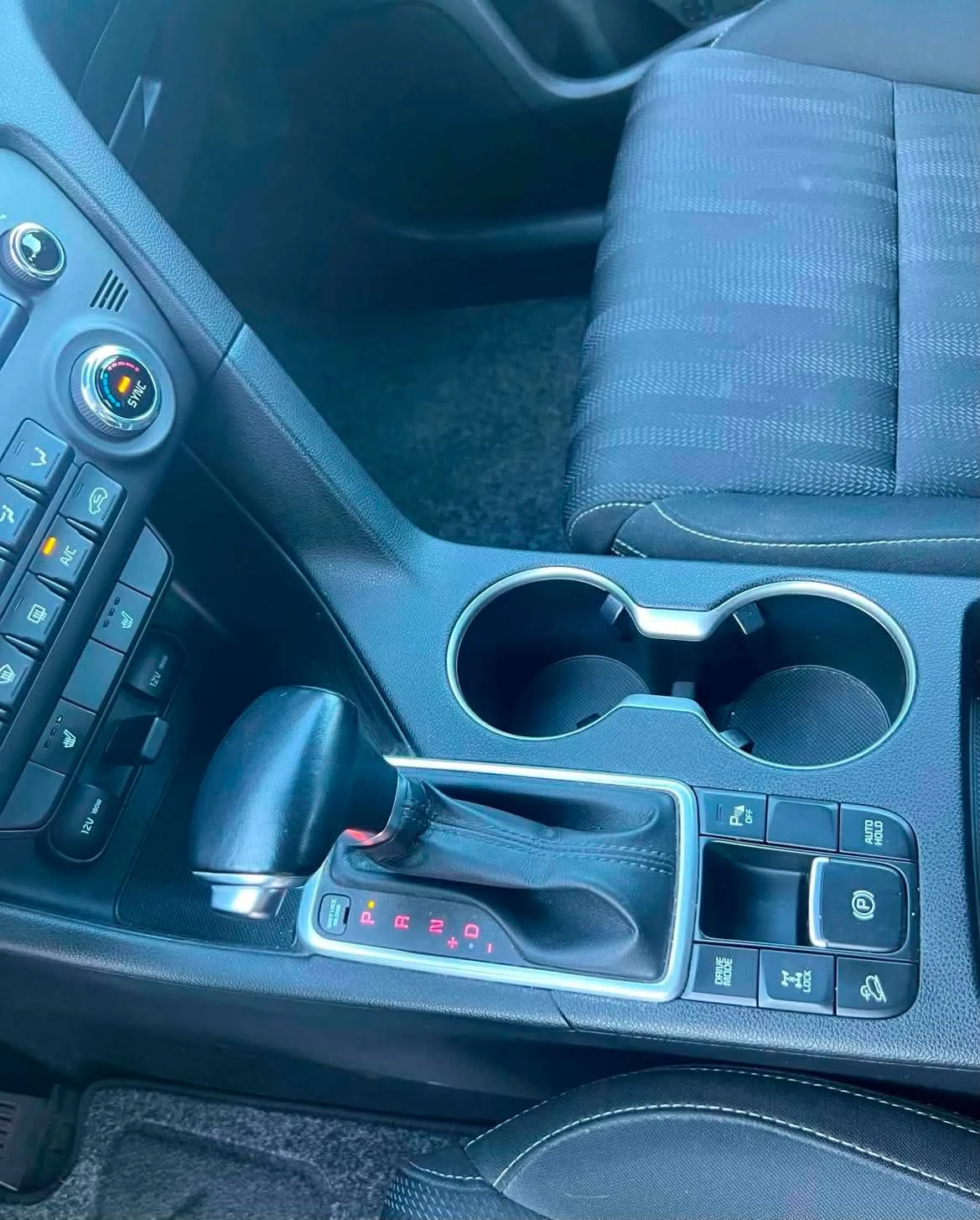 Kia Sportage 1.6 Turbo 4x4, гаранция до м.03.2028, снимка 9 - Автомобили и джипове - 54579374