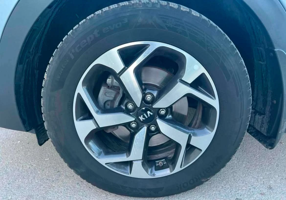 Kia Sportage 1.6 Turbo 4x4, гаранция до м.03.2028, снимка 15 - Автомобили и джипове - 54579374