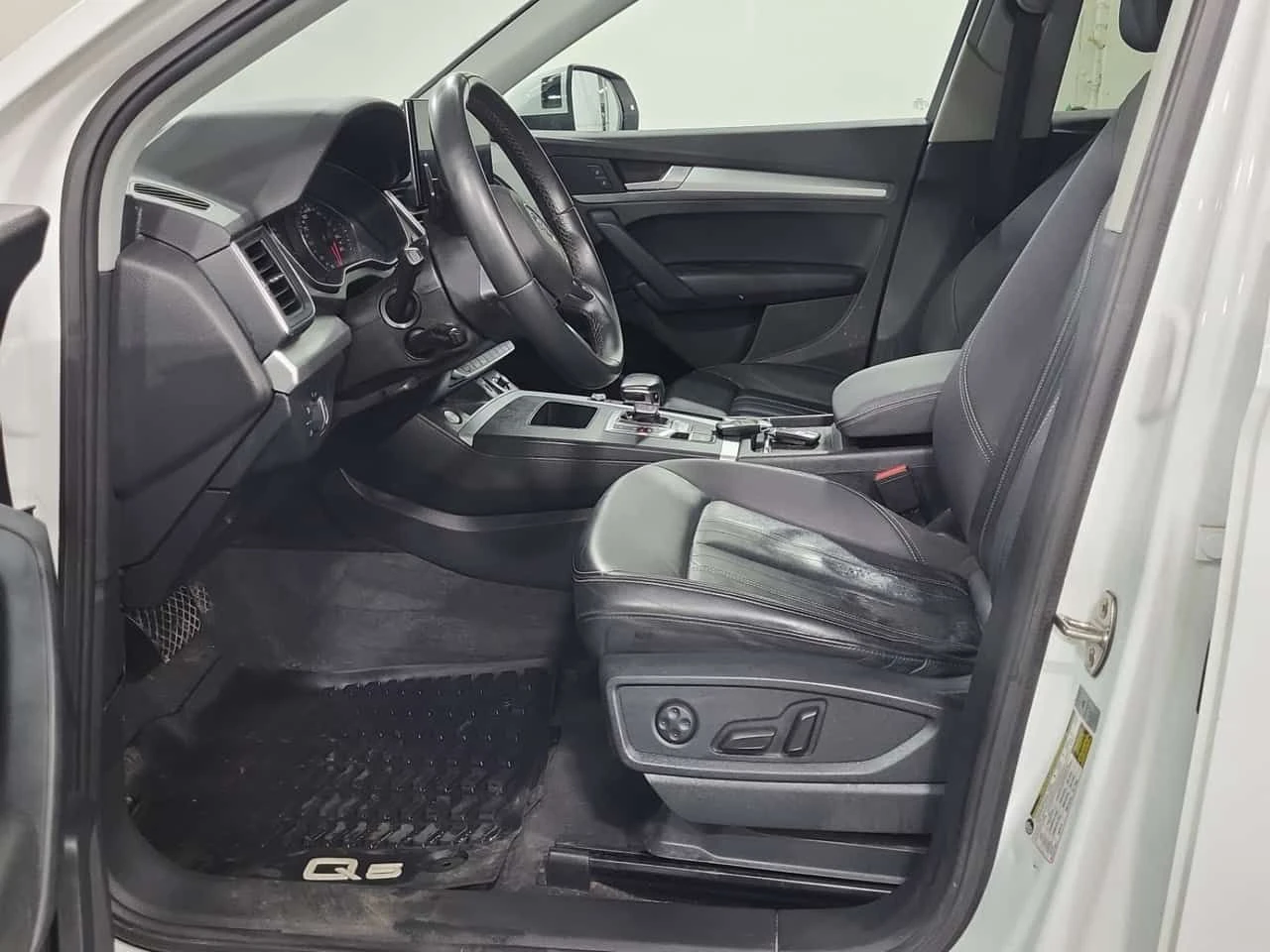Audi Q5 * KOMFORT * CARFAX * 2 КЛЮЧА * АВТОКРЕДИТ * , снимка 11 - Автомобили и джипове - 55008939