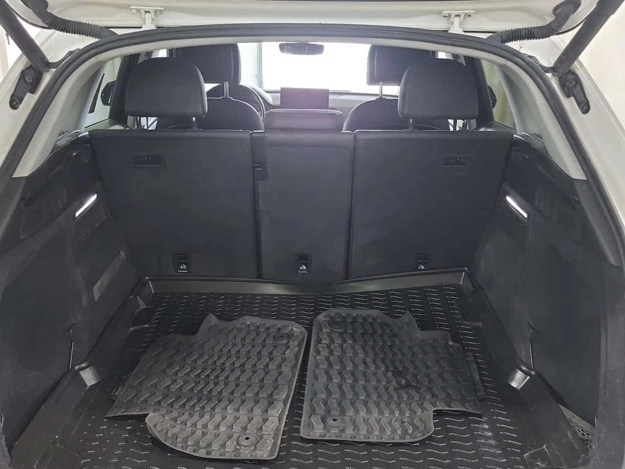Audi Q5 * KOMFORT * CARFAX * 2 КЛЮЧА * АВТОКРЕДИТ * , снимка 15 - Автомобили и джипове - 55008939