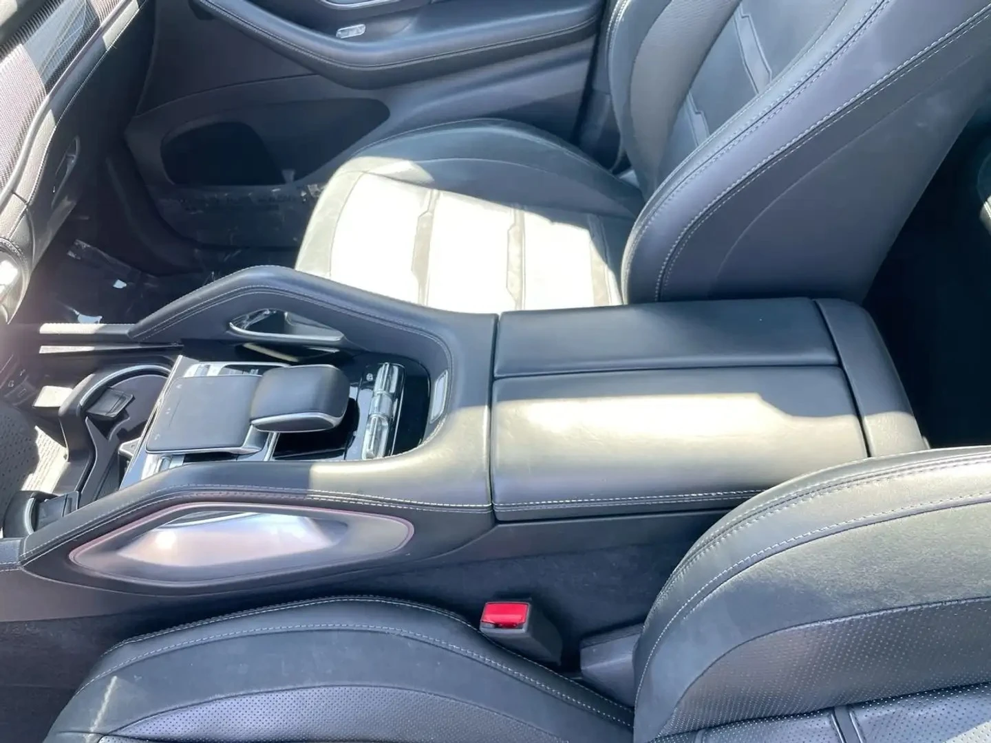 Mercedes-Benz GLE 53 4MATIC 4MATIC* КОЖА* ПОДГРЕВ* ОБДУХВ* BURMASTER* PANO* 36, снимка 14 - Автомобили и джипове - 55121662