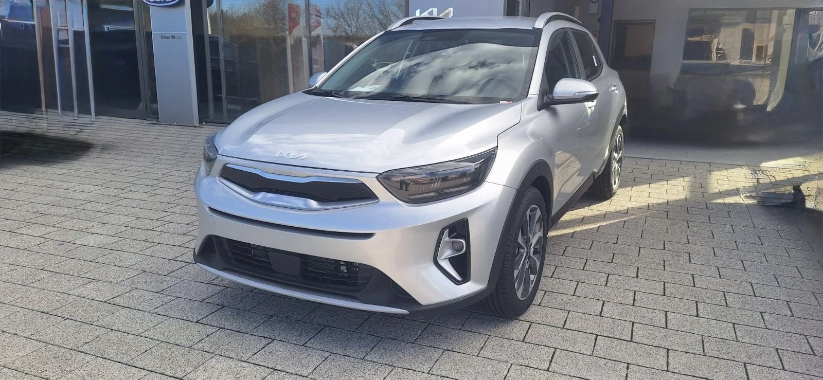 Kia Stonic 1.0T, снимка 2 - Автомобили и джипове - 55404100