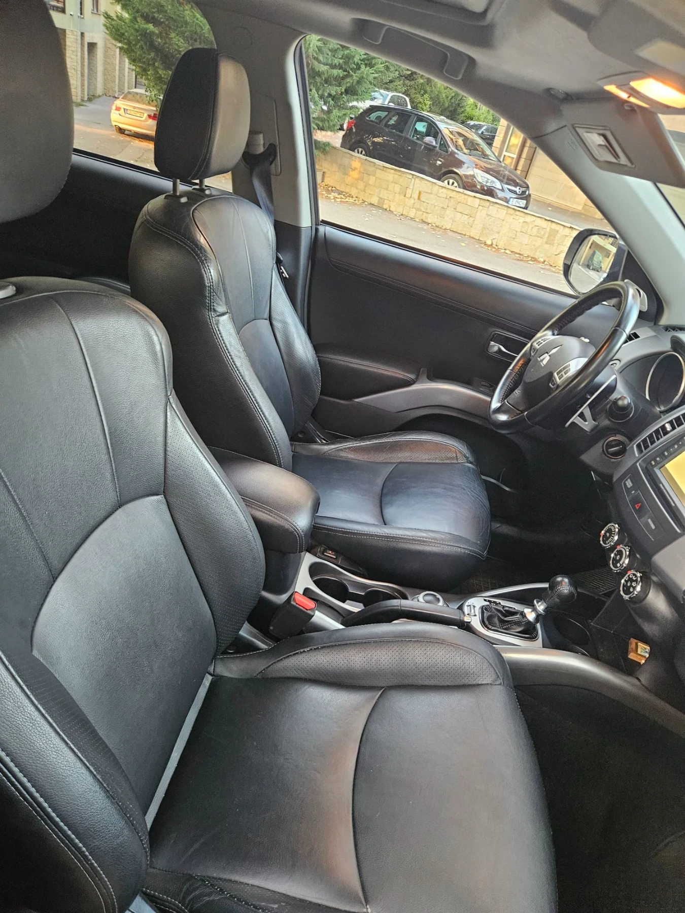 Mitsubishi Outlander, снимка 6 - Автомобили и джипове - 55696066