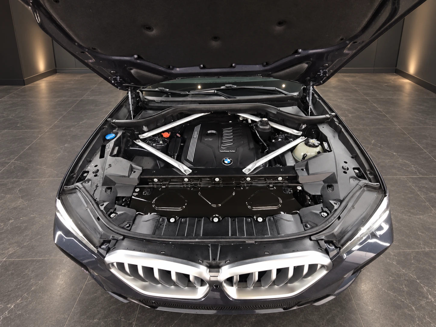 BMW X6 M-Sport* 40i* xDrive* GESTURE* HEAD UP* MULTI-SEAT, снимка 14 - Автомобили и джипове - 55963571