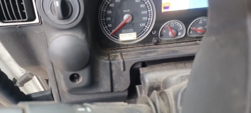 Iveco Stralis, снимка 8 - Камиони - 52789146