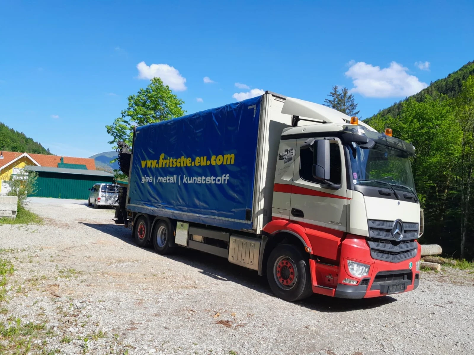 Mercedes-Benz Antos 26 400 EURO 6 6X2 С КРАН  - изображение 3