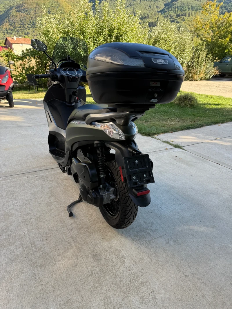 Piaggio Beverly 9000 km !!! 2018, снимка 7 - Мотоциклети и мототехника - 51771179